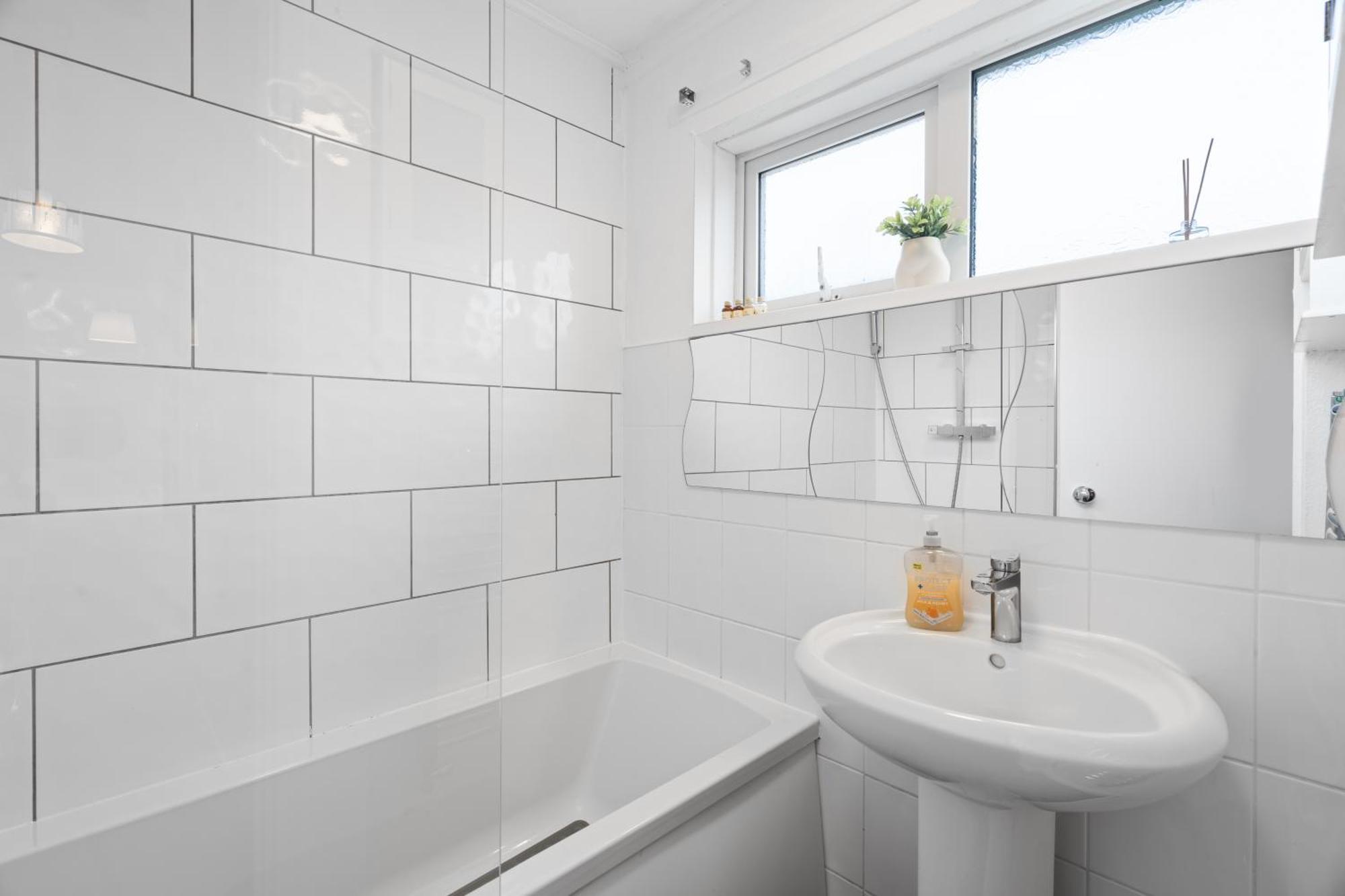 A Charming 3 Bed Home Next To Nec And Birmingham International Airport 말스톤그린 외부 사진